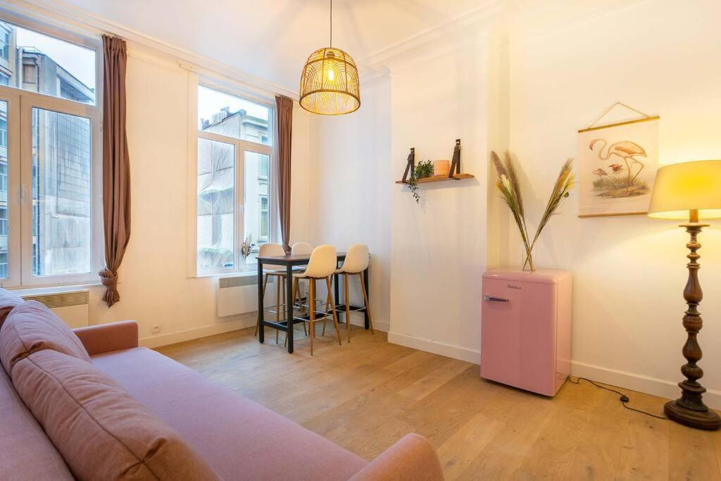 Pink Fairytale-Like Apartment Antwerpen Exterior foto