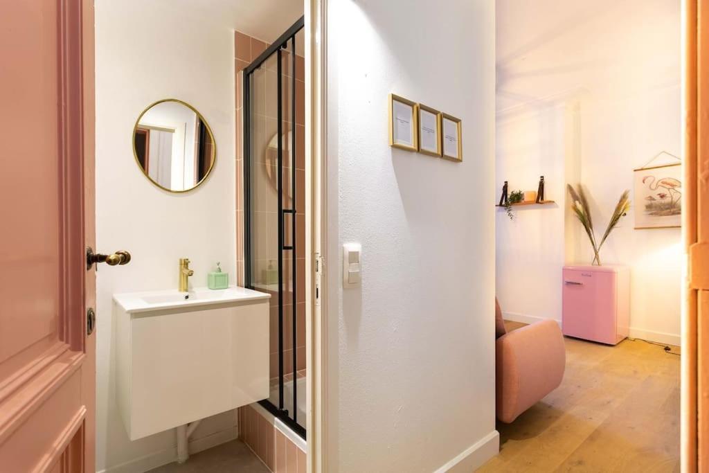 Pink Fairytale-Like Apartment Antwerpen Exterior foto